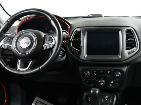 Used 2017 Jeep Compass Trailhawk w/ Leather Interior Group AWD/4WD image 8