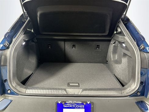 Used 2023 Volkswagen ID.4 Pro image 16