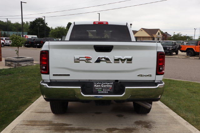 Used 2025 RAM 2500 Big Horn AWD/4WD image 37
