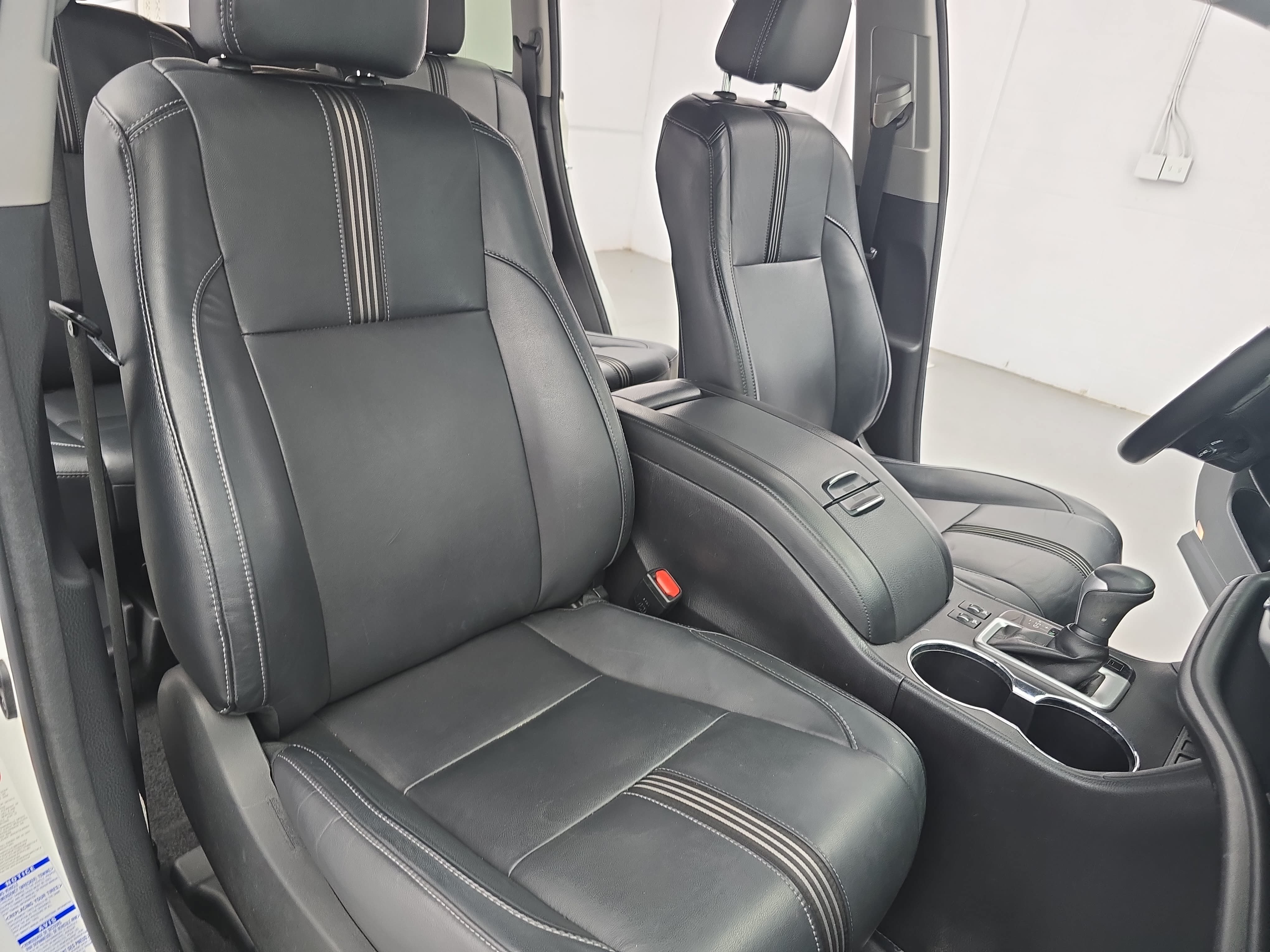 Used 2017 Toyota Highlander SE AWD/4WD image 10