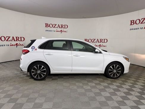 Used 2018 Hyundai Elantra GT image 9