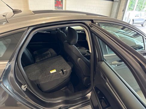 Used 2016 Ford Fusion SE FWD image 15