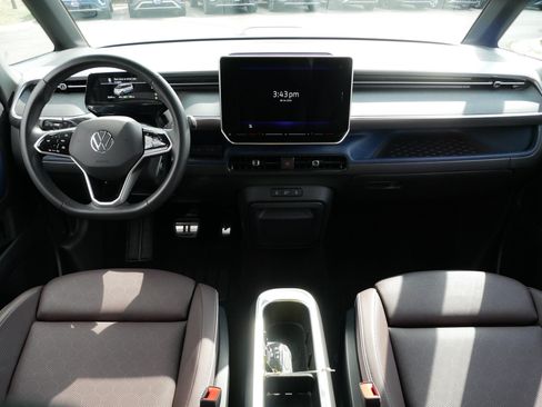 Certified 2025 Volkswagen ID. Buzz Pro S RWD image 10