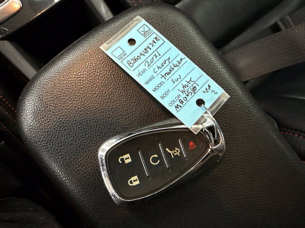Used 2021 Chevrolet TrailBlazer RS w/ Sun and Liftgate Package AWD/4WD image 35