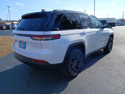 New 2025 Jeep Grand Cherokee Limited image 3