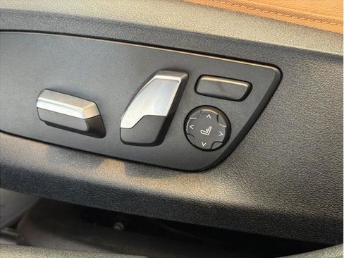 Used 2023 BMW 530e w/ Premium Package image 21