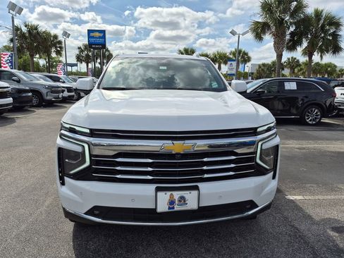 New 2026 Chevrolet Suburban LT w/ Comfort Package AWD/4WD image 3