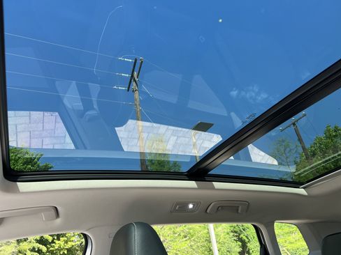 Certified 2023 Volkswagen Taos SE w/ Panoramic Sunroof Package FWD image 25