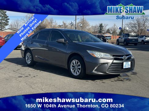 Used 2015 Toyota Camry LE image 18