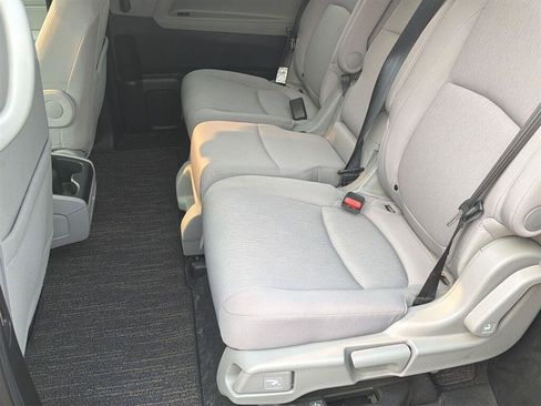 Used 2022 Honda Odyssey EX image 11