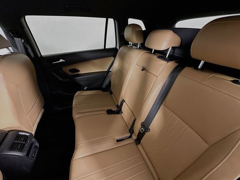 Used 2022 Volkswagen Tiguan SE image 22