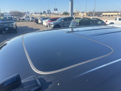 Used 2024 GMC Sierra 1500 Denali Ultimate image 8