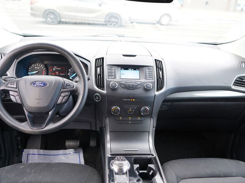 Used 2019 Ford Edge SE FWD image 18