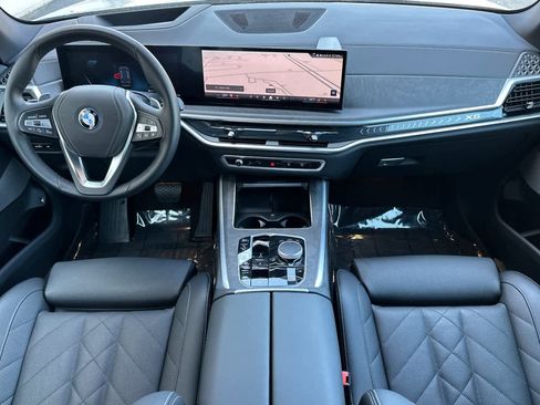 Used 2025 BMW X5 xDrive50e w/ Premium Package image 3