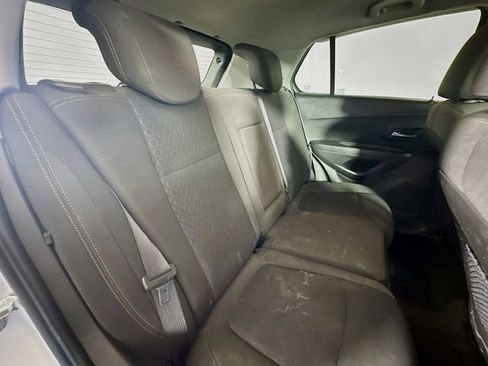 Used 2017 Chevrolet Trax LS image 25