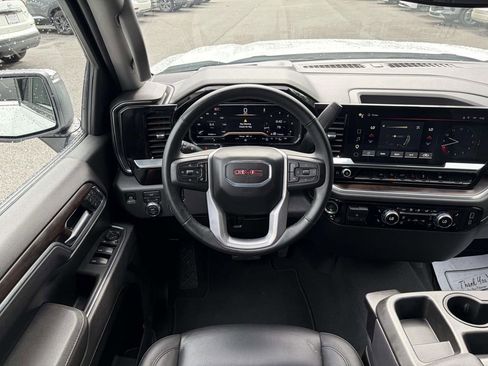 Used 2025 GMC Sierra 1500 SLT AWD/4WD image 14