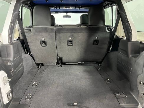 Used 2021 Jeep Wrangler Unlimited Sport image 27