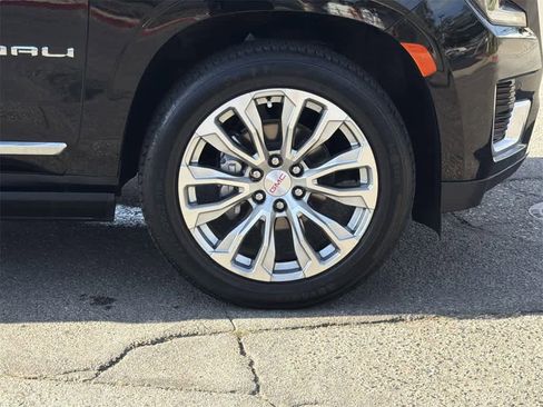Used 2023 GMC Yukon XL Denali image 44