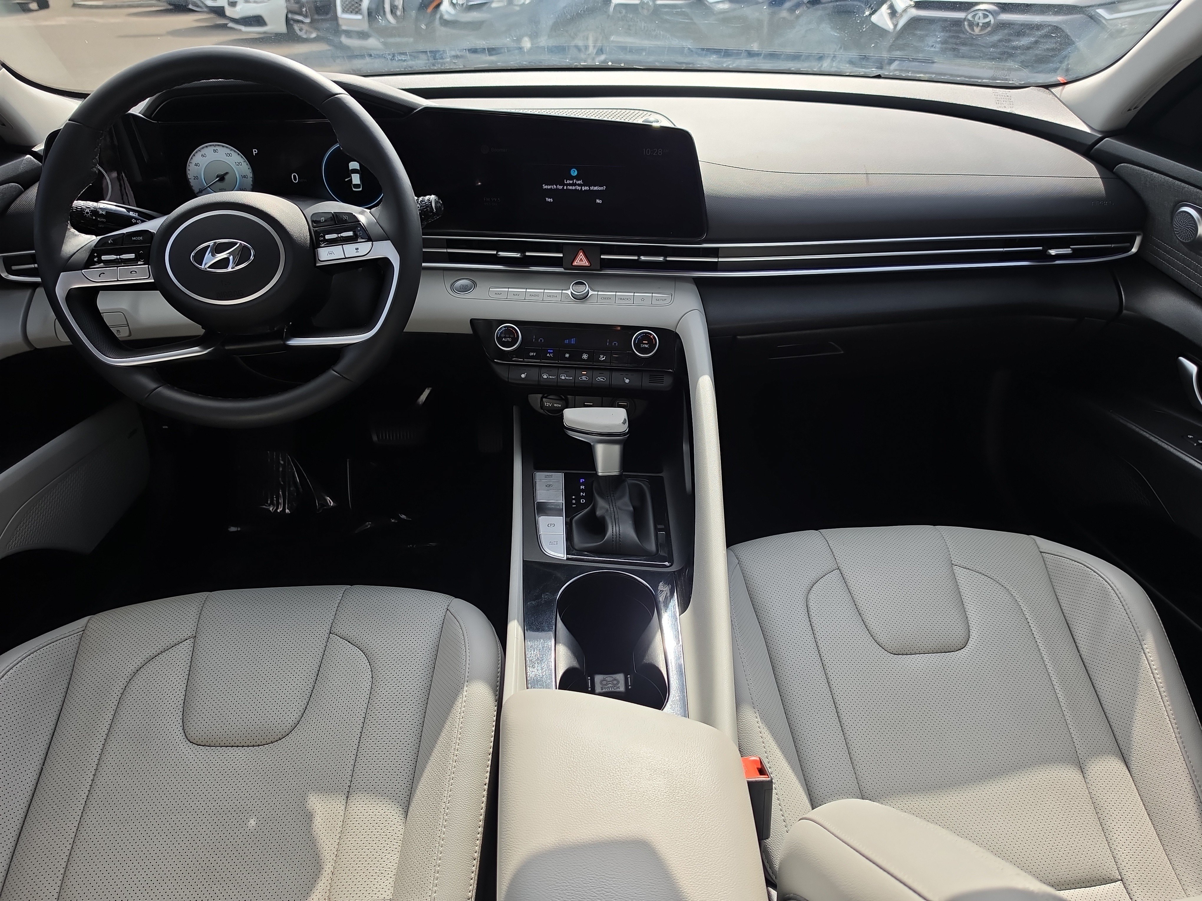 Used 2022 Hyundai Elantra Limited FWD image 12
