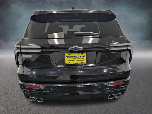 Used 2025 Chevrolet Traverse RS image 5