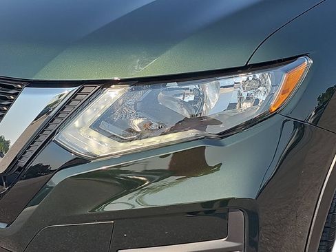 Used 2020 Nissan Rogue SL FWD image 31