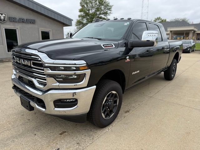 Used 2025 RAM 2500 Laramie AWD/4WD image 3