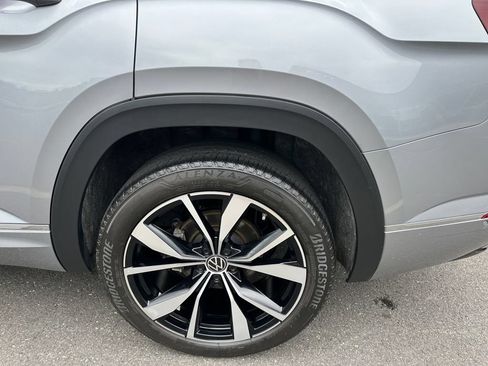 Used 2024 Volkswagen Atlas SEL Premium R-Line AWD/4WD image 23