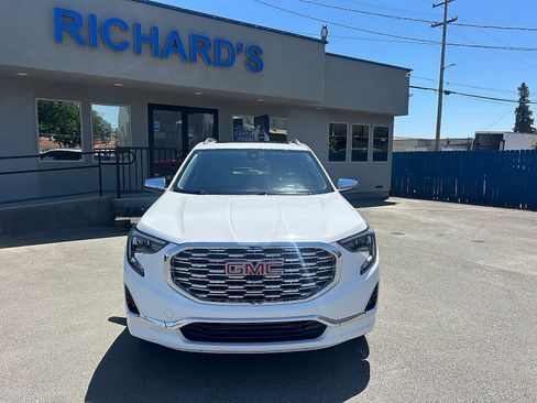 Used 2018 GMC Terrain Denali w/ Comfort Package FWD image 8