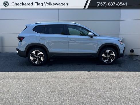 New 2025 Volkswagen Taos SE image 24