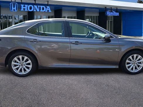 Used 2018 Toyota Camry LE FWD image 9