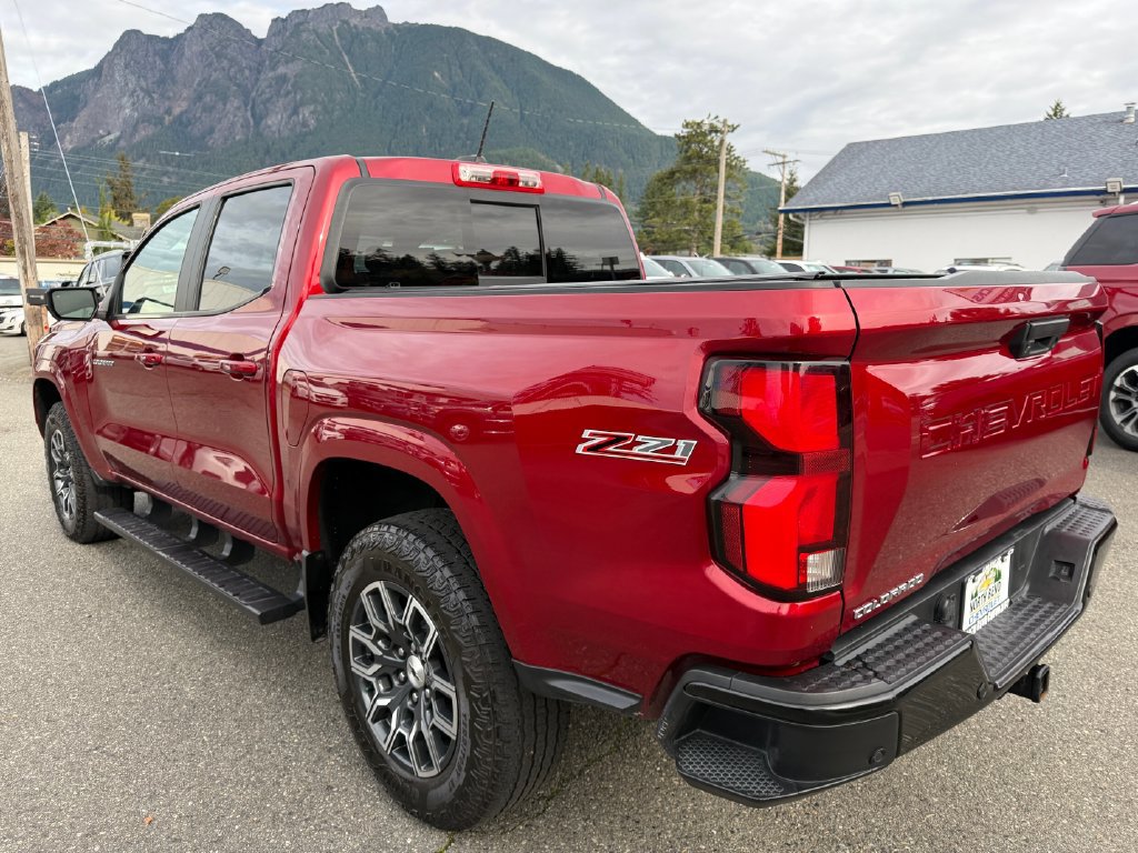 Used 2023 Chevrolet Colorado Z71 w/ Z71 Convenience Package 2 AWD/4WD image 5
