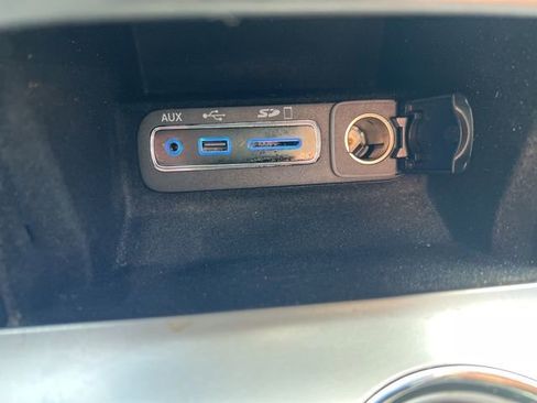 Used 2017 Jeep Grand Cherokee Altitude image 13