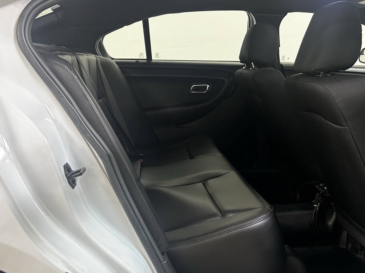 Used 2016 Ford Taurus Police Interceptor AWD image 32