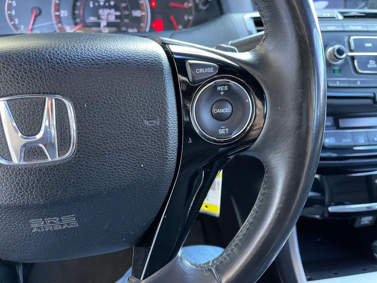 Used 2017 Honda Accord Sport image 16