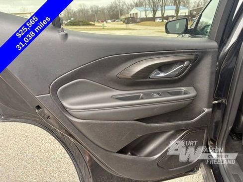 Used 2024 GMC Terrain SLT image 26