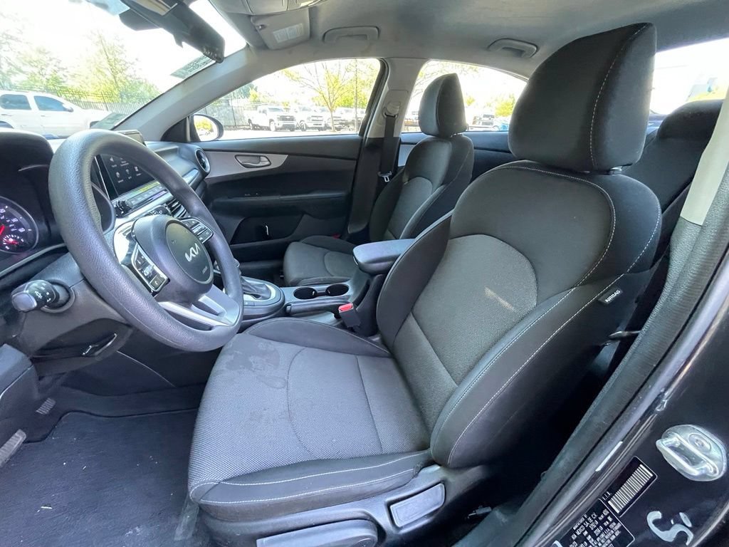 Used 2023 Kia Forte LXS FWD image 9