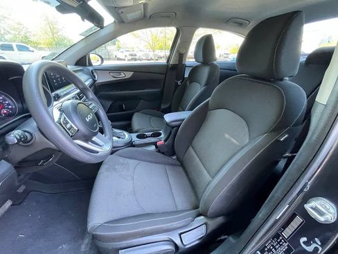 Used 2023 Kia Forte LXS FWD image 9