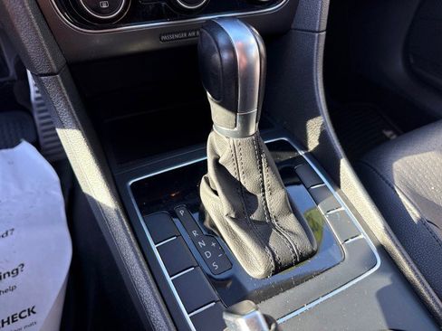 Used 2017 Volkswagen Passat 1.8T R-Line image 26