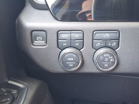 Used 2022 Chevrolet Silverado 1500 RST AWD/4WD image 22