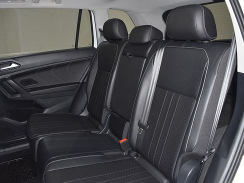 Used 2022 Volkswagen Tiguan SE AWD/4WD image 28