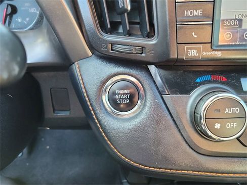 Used 2017 Toyota RAV4 SE image 23