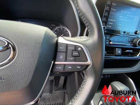 Used 2022 Toyota Highlander XSE AWD/4WD image 44