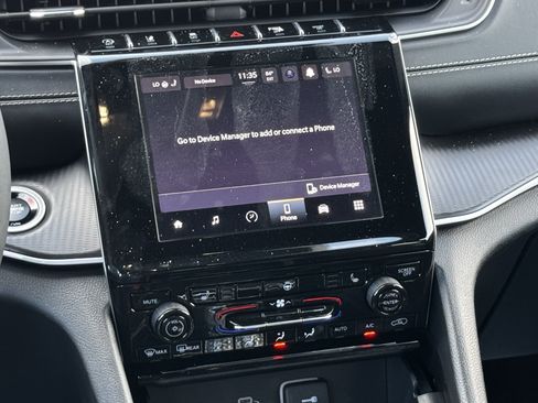 Used 2025 Jeep Grand Cherokee Altitude AWD/4WD image 16