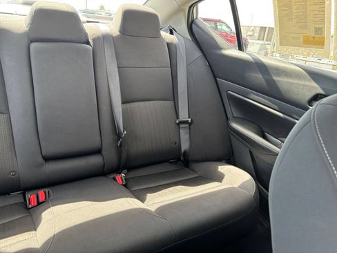 Used 2025 Nissan Altima 2.5 SV FWD image 36
