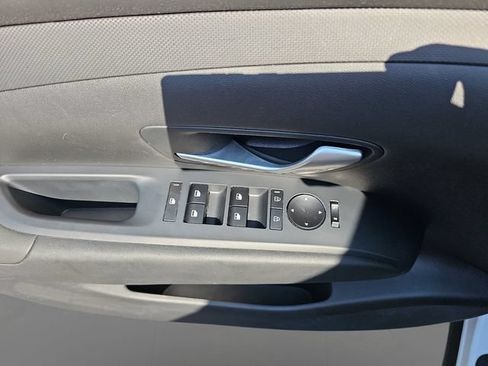 Used 2025 Hyundai Tucson SEL FWD image 23