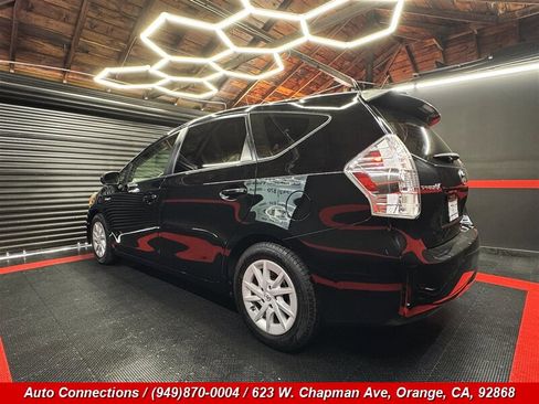 Used 2012 Toyota Prius V Two image 4
