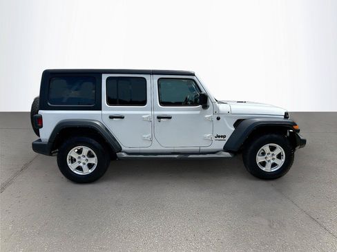Used 2022 Jeep Wrangler Unlimited Sport AWD/4WD image 3