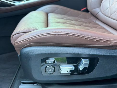 Certified 2024 BMW X7 xDrive40i w/ Premium Package image 14