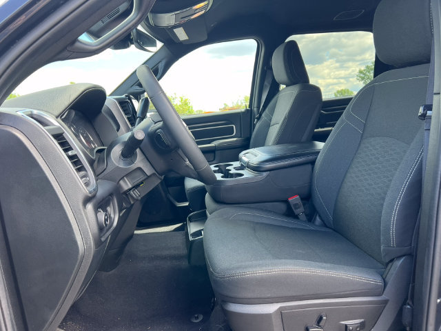 Used 2025 RAM 2500 Big Horn AWD/4WD image 4