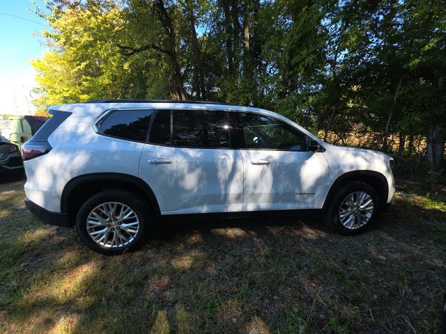 Used 2026 GMC Acadia Elevation w/ Elevation Premium Package FWD image 7